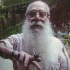 Billy在打一只苍蝇