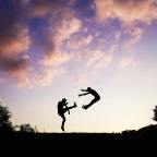 刺耳的攻击和无力的证据