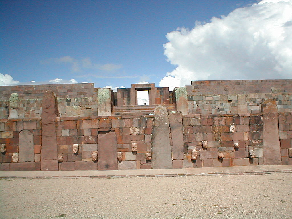 069-03-1024px-Inkas_ruines_-Tiwanaku_-_Bolivia